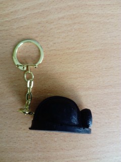 Porte-clef casque noir