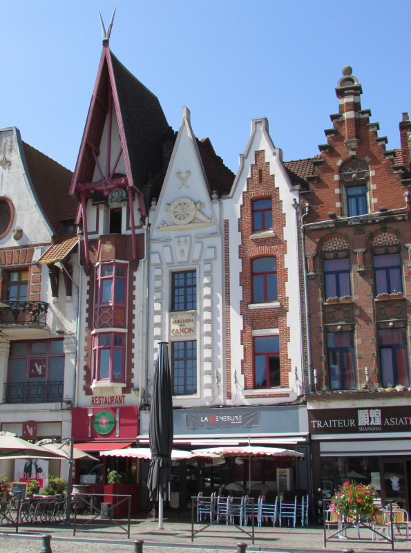 b-thune-maisons-grand-place-par-jacques-alleman-cr-dit-otbb-10109